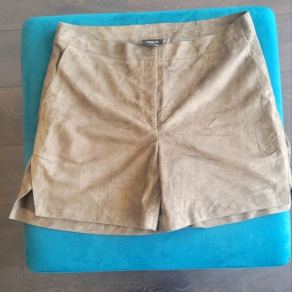 Akris Goat Suede Shorts - Picture 1 of 2